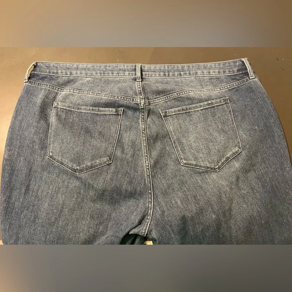 Old Navy Women’s Size 22 High Rise WOW Flare Medium Wash Blue Jeans - Picture 11 of 14